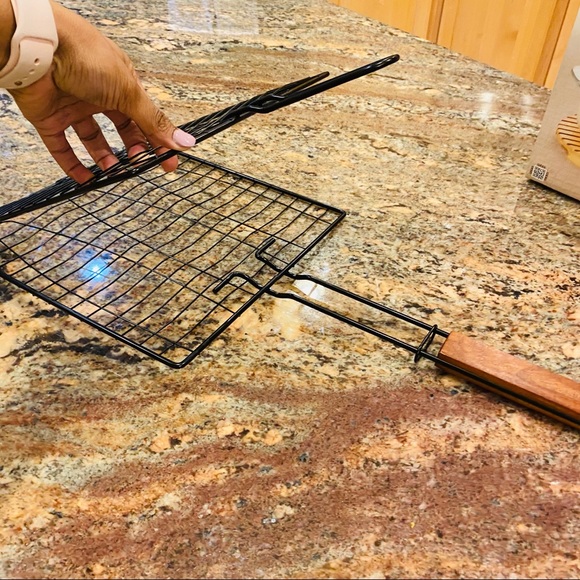 Charcoal Companion Non-Stick Fish Grilling Basket - Picture 5 of 7